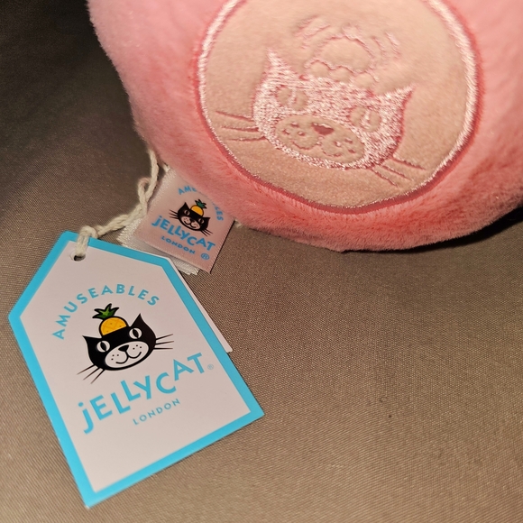 Jellycat Amuseables Mia Macaron Pink Framboise BNWT - Picture 3 of 4